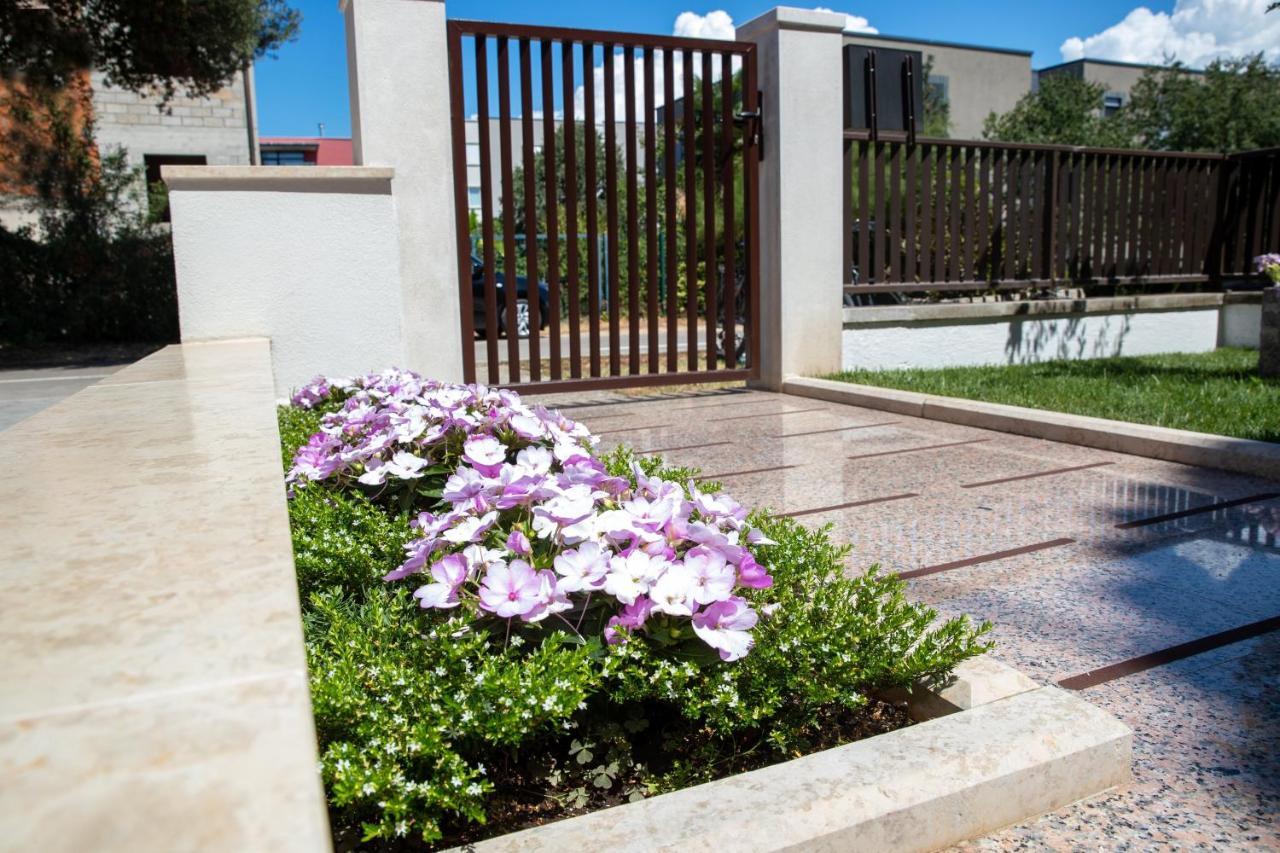 Studio Apartment Noah روفينج المظهر الخارجي الصورة